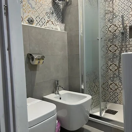 Monolocale Trastevere Locato Per Finalità Turistiche Roma