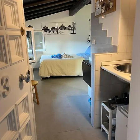 Apartamento Monolocale Trastevere Locato Per Finalità Turistiche *