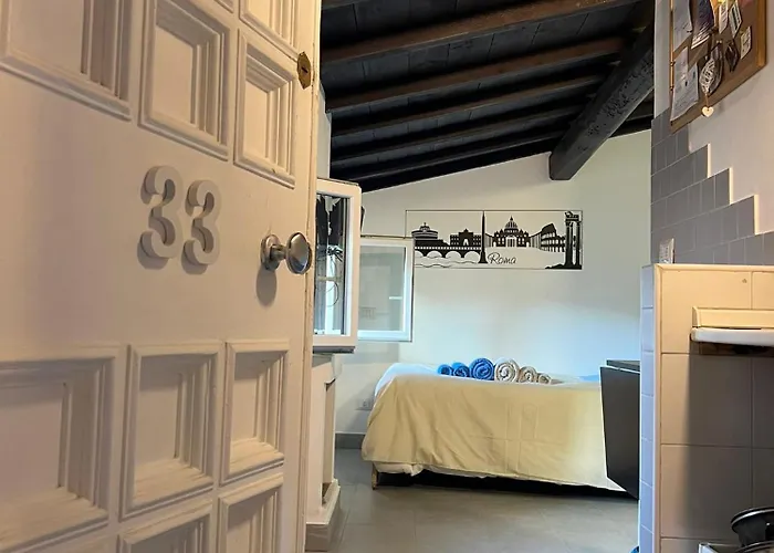 Monolocale Trastevere Locato Per Finalita Turistiche * Рим