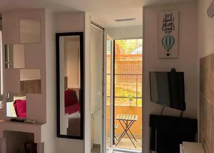 Monolocale Trastevere Locato Per Finalita Turistiche *