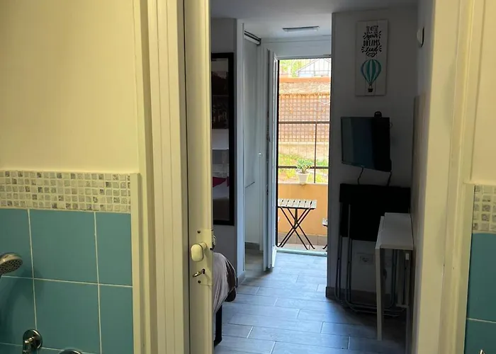 Monolocale Trastevere Locato Per Finalita Turistiche Рим