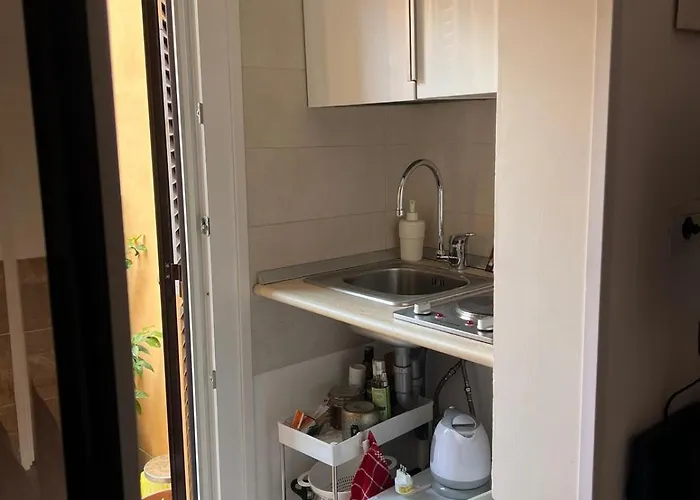 Monolocale Trastevere Locato Per Finalita Turistiche * Рим