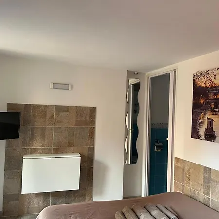 Monolocale Trastevere Locato Per Finalita Turistiche Apartmán *